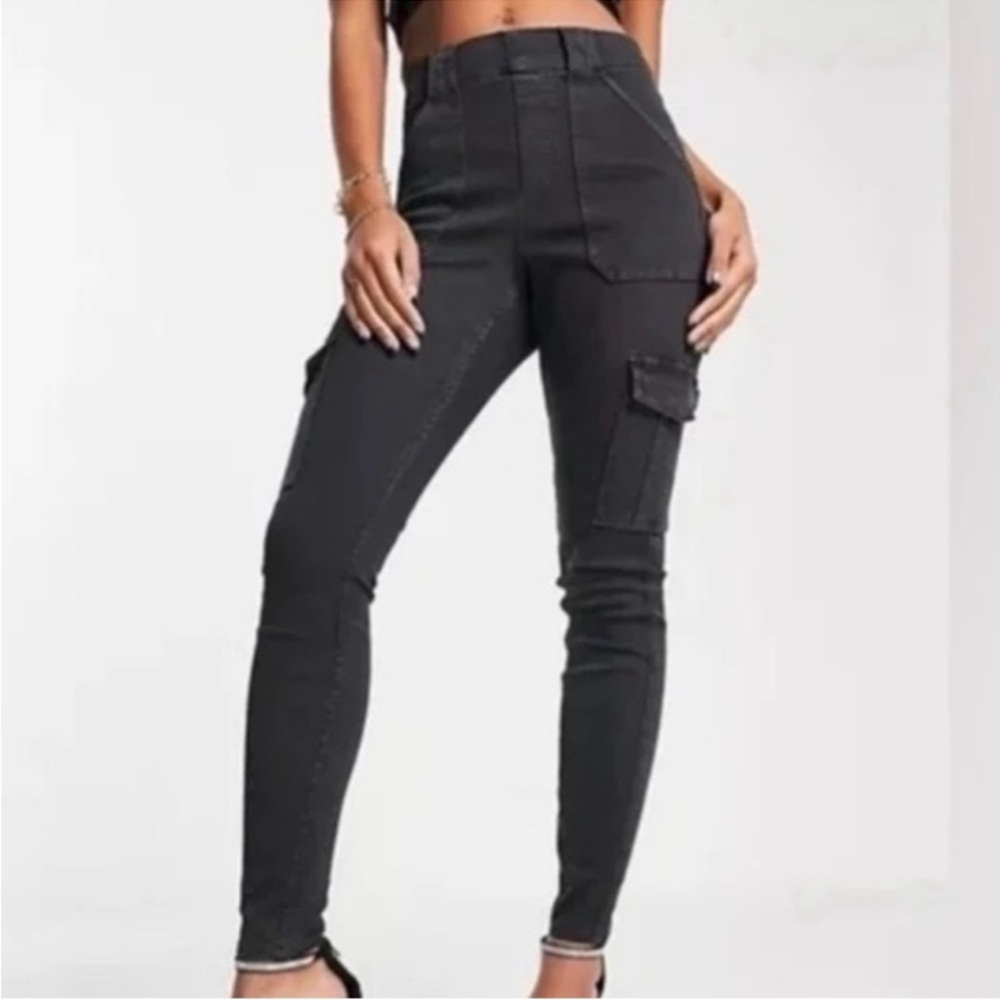 Spanx Stretch Twill Ankle Cargo Pants in Washed Black. Worn once.